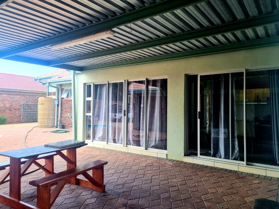 3 Bedroom Property for Sale in Hillcrest Northern Cape